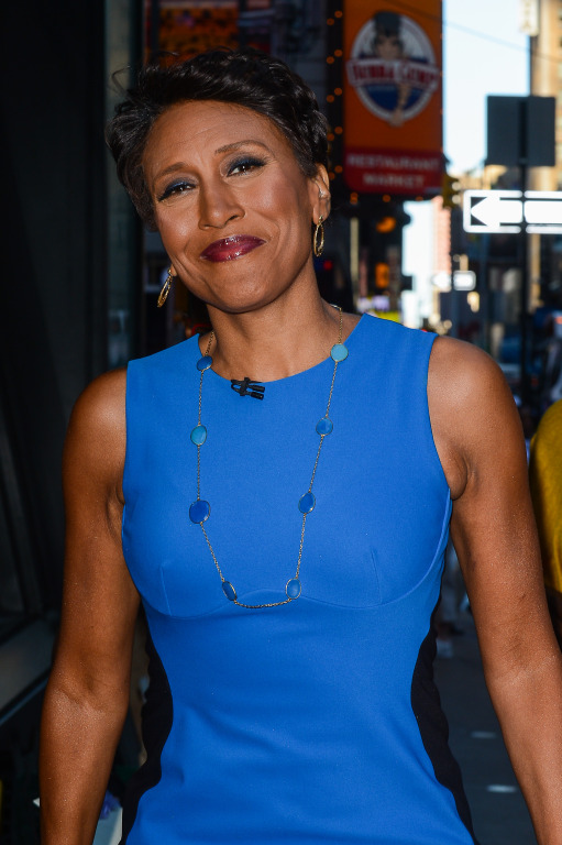 Mother of 'Good Morning America' anchor Robin Roberts dies ...