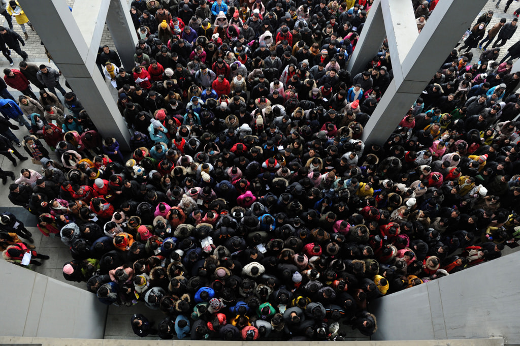 Overcrowded 大混雑 CF 1B5409818-pb-130105-