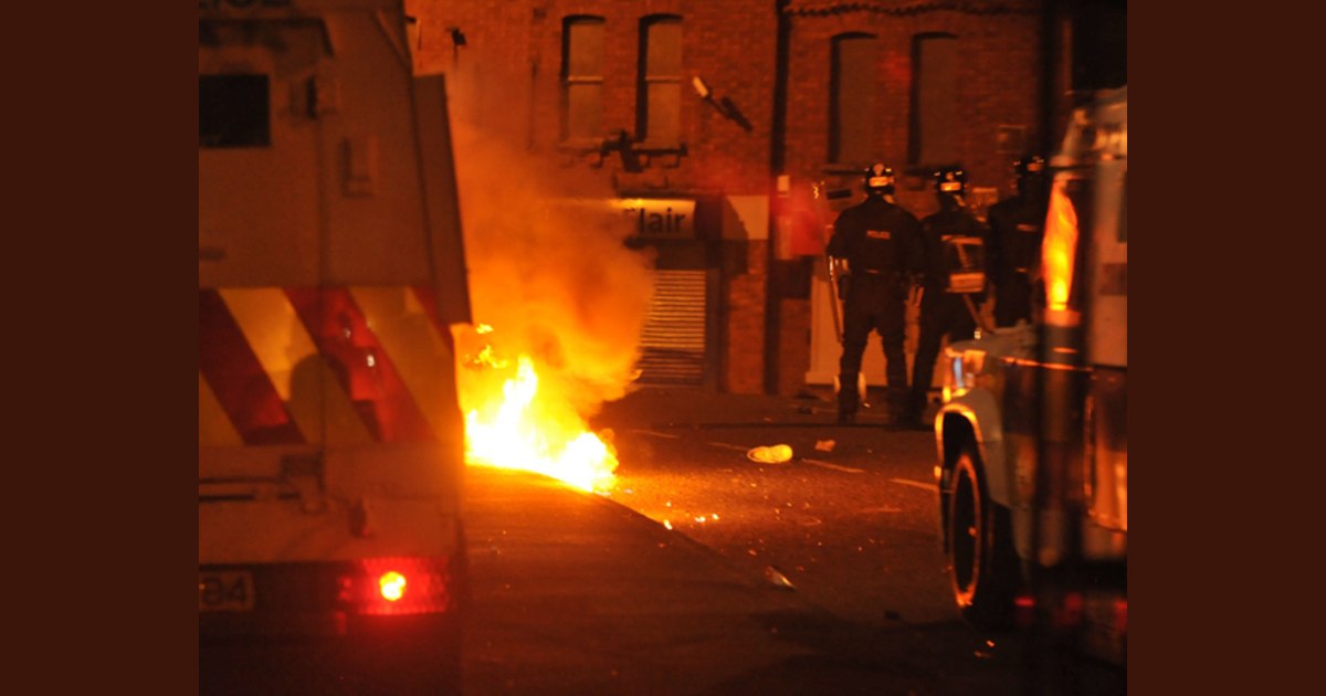Cops Injured During Belfast Riots cops-injured-during-belfast-riots
