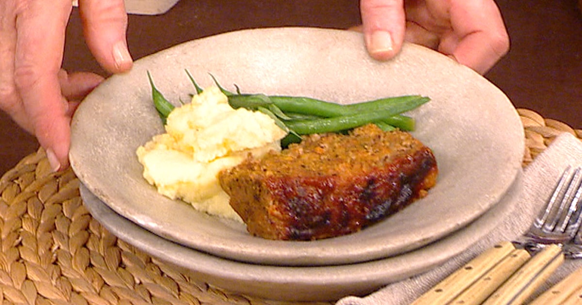 Martha Stewart cooks up her mother’s meat loaf