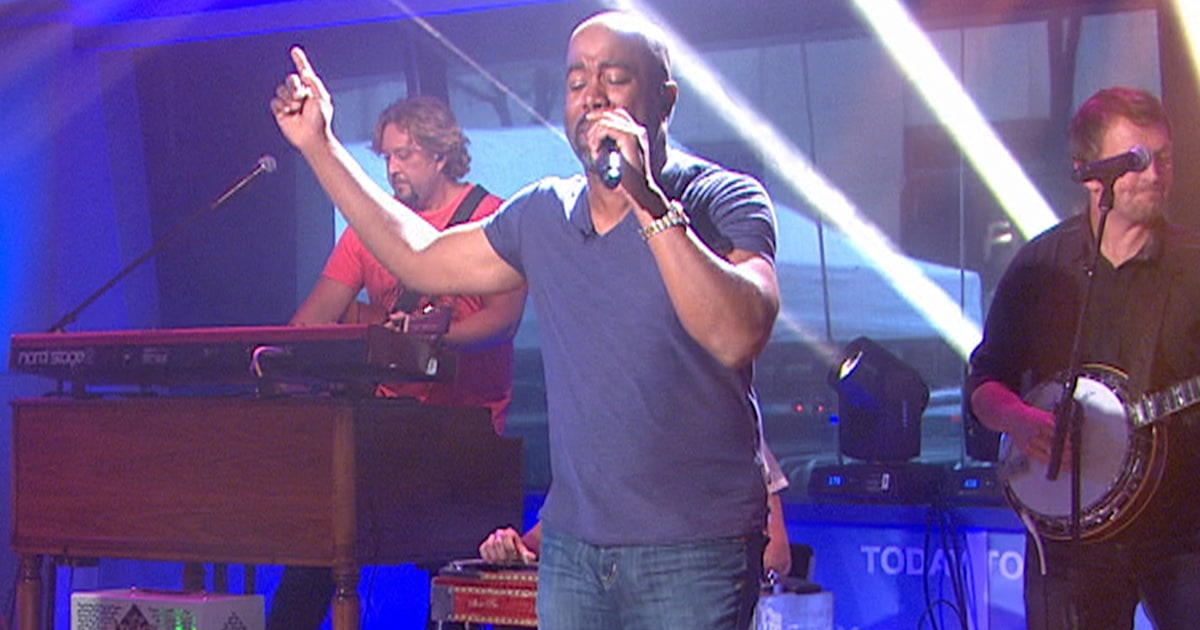 Darius Rucker performs brand-new single ‘Radio’