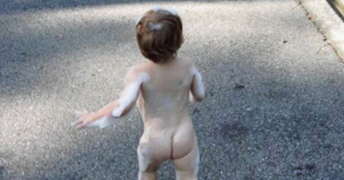 LOL! Naked baby runs for the ice cream truck