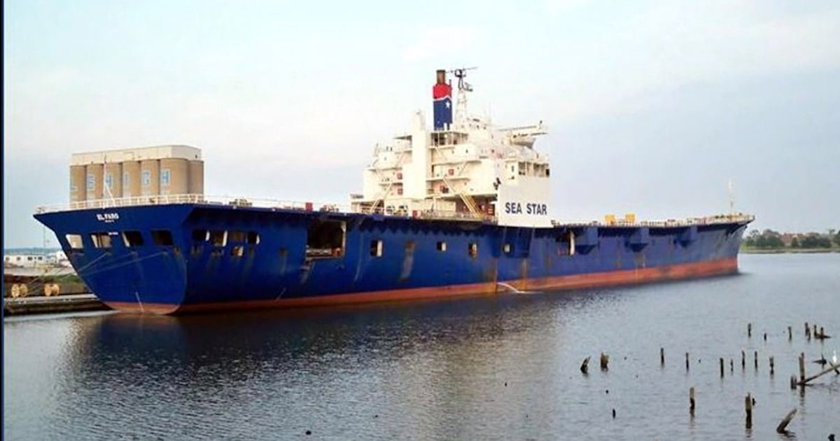 sunk cargo ship - Ilustrasi 2