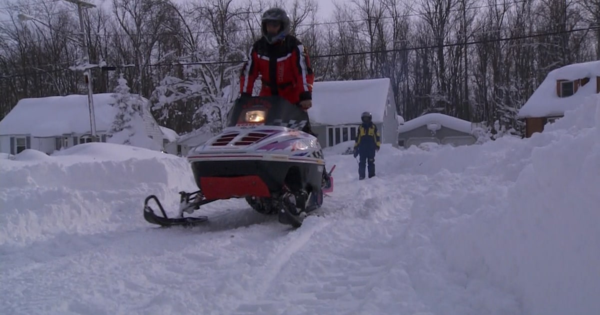 Record heat in the East, tons of snow out West