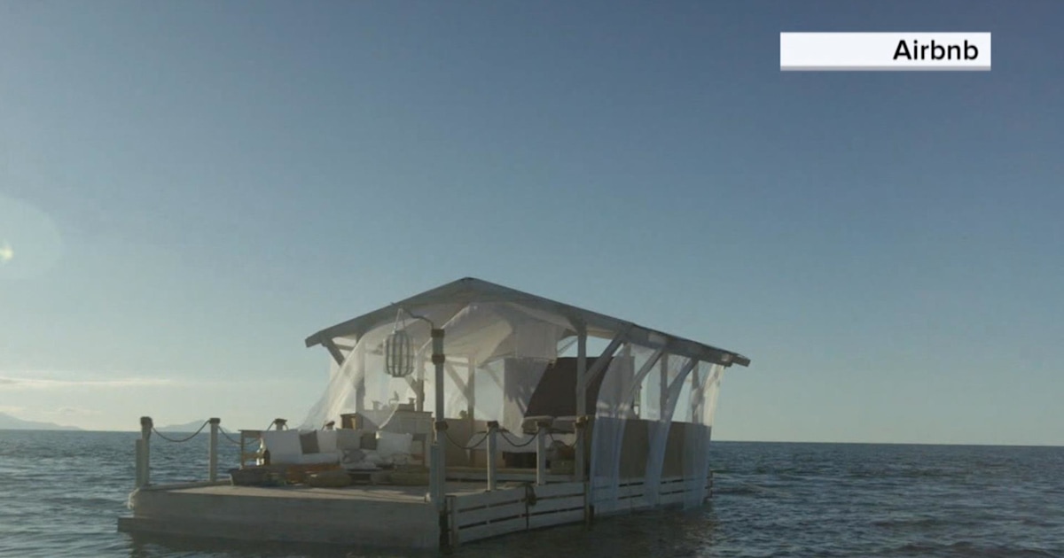 Win a night in a floating apartment on the Great Barrier Reef!