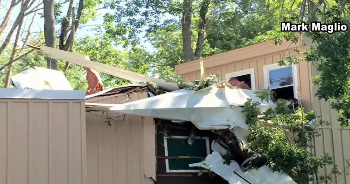 Caught on camera: Small plane crashes into Connecticut home