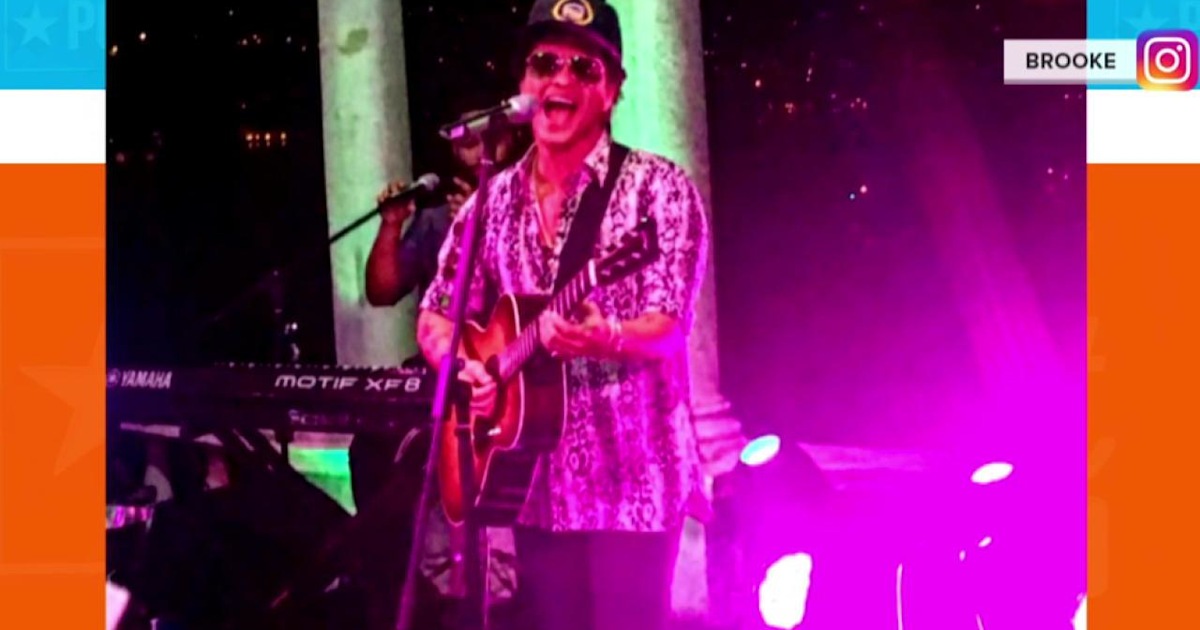 Bruno Mars: Best wedding singer ever!