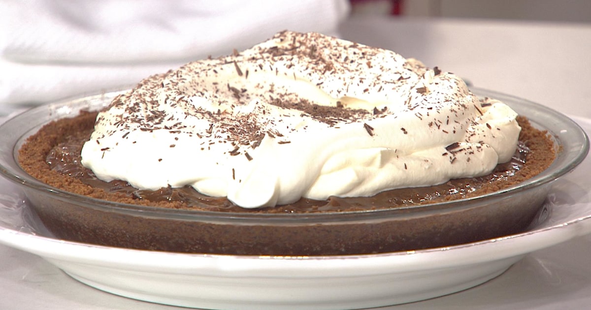 Try Giada De Laurentiis’ chocolate crunch caramel pie for Thanksgiving