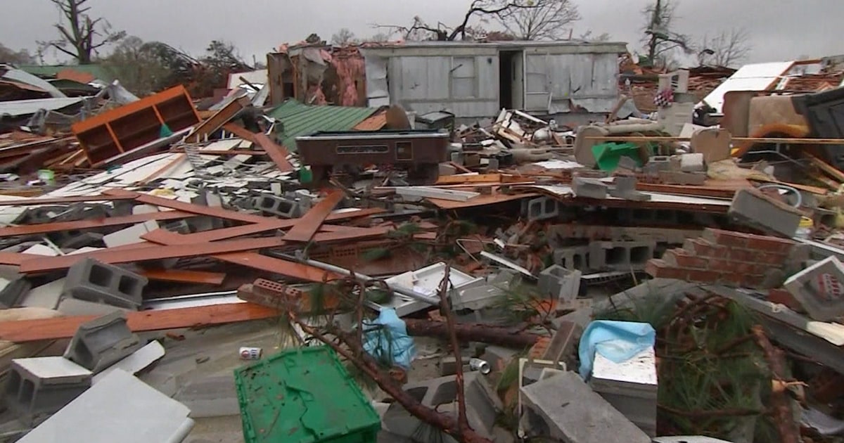 Deadly tornadoes sweep across 7 Southern states