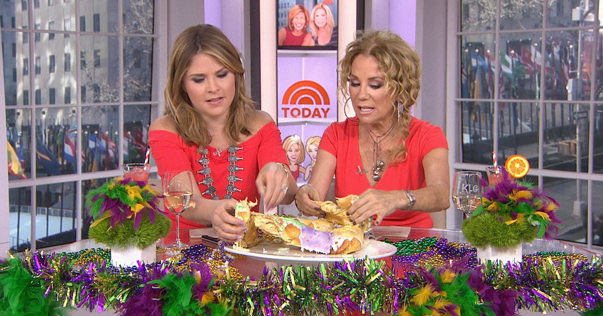Kathie Lee And Jenna Bush Hager Celebrate Mardi Gras With King Cake 