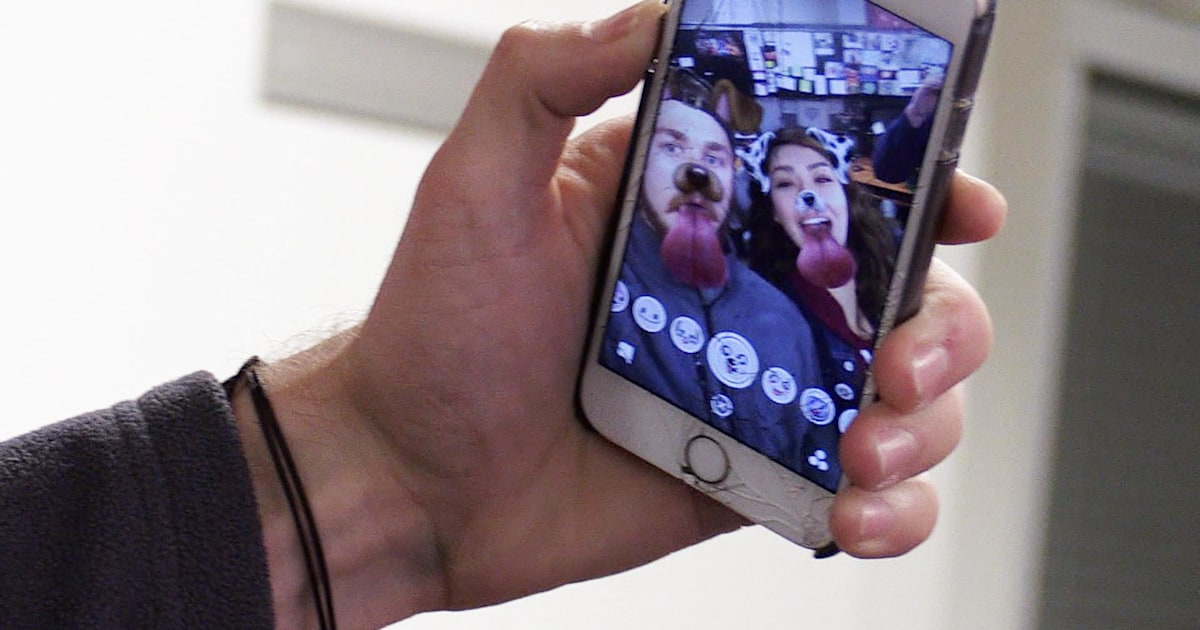 Facebook is losing teens to Snapchat and Instagram
