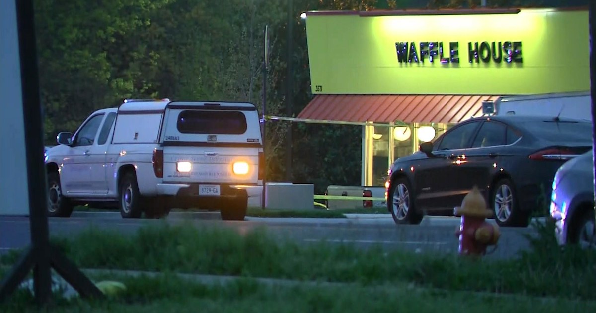 Shooting at a Tennessee Waffle House leaves at least 4 dead