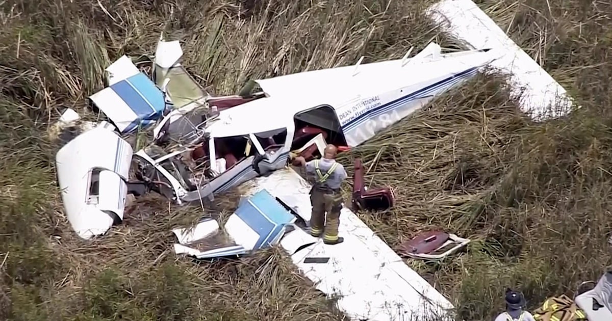 3 dead in midair collision of two planes over Florida Everglades