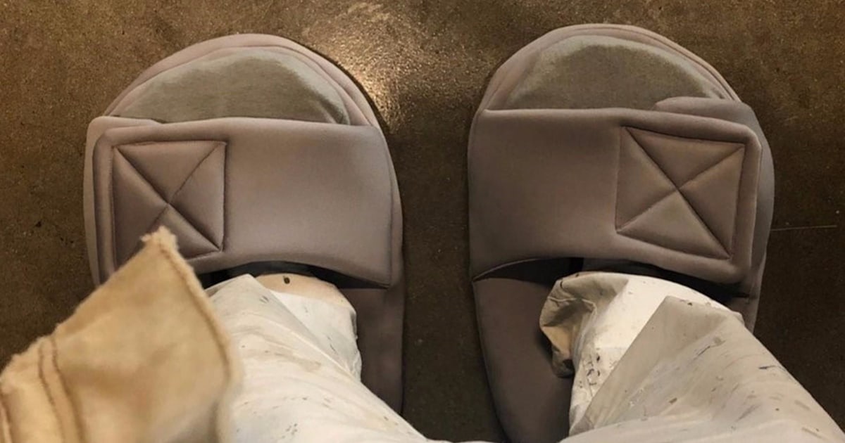 Yeezy slippers big best sale
