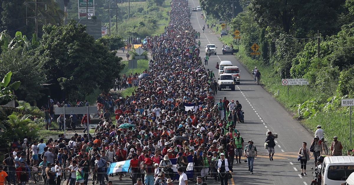 Migrant caravan of 7,000 continues through Mexico toward US