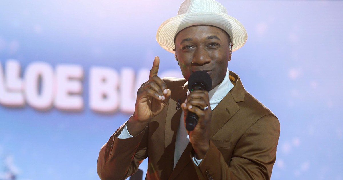 Aloe Blacc performs song off his holiday album