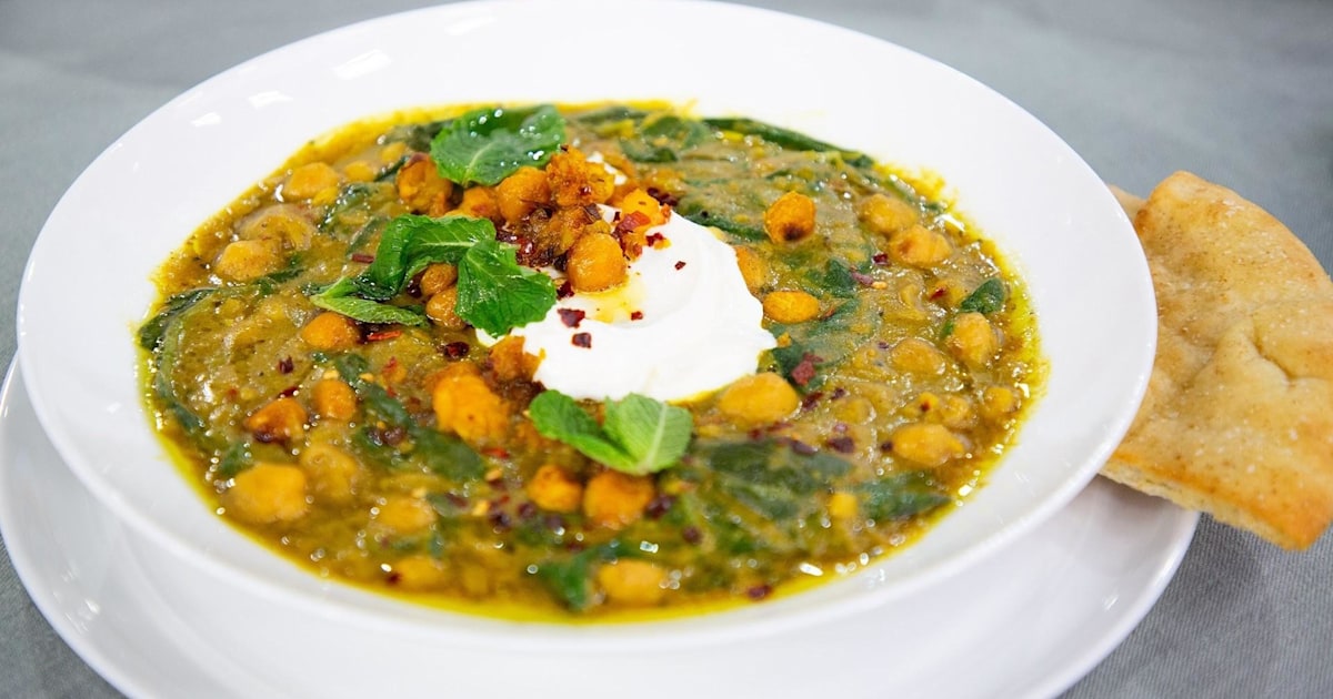 Make Alison Roman’s spiced chickpea stew