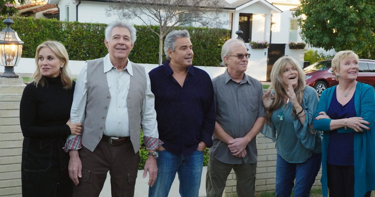 HGTV's Brady Bunch house renovation See the cast's reunion on TODAY