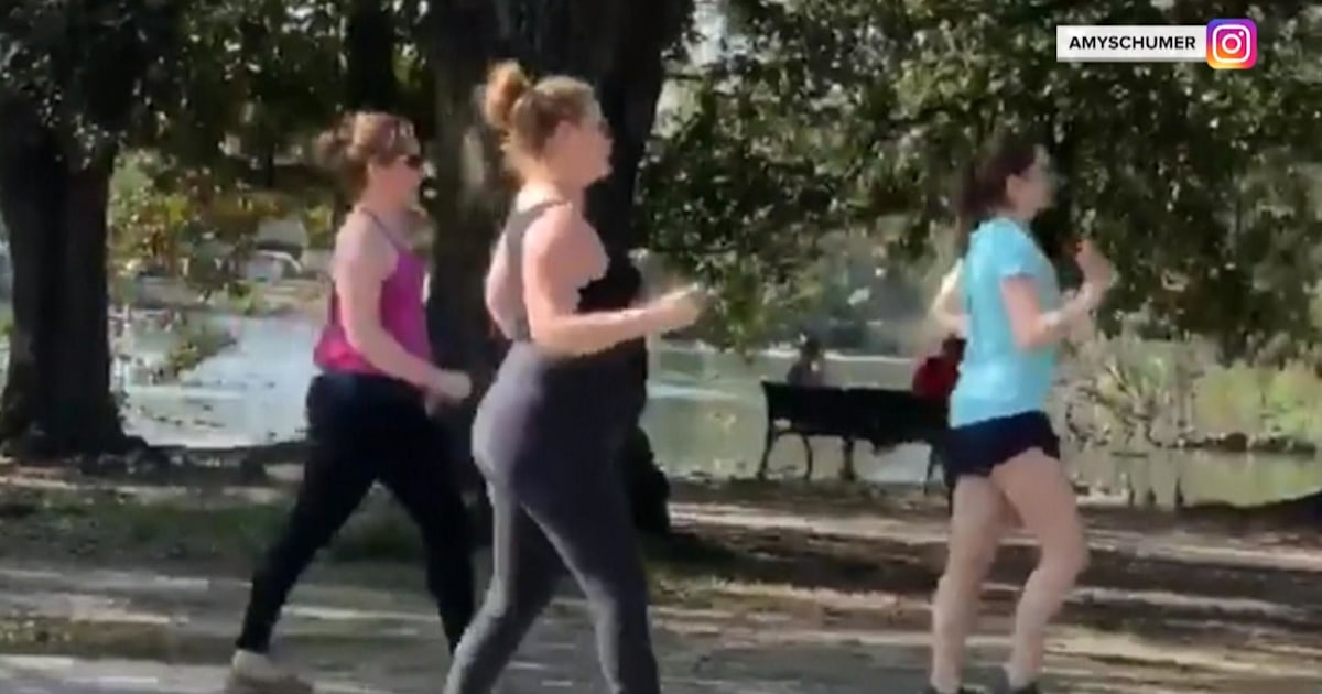 Amy Schumer joins Mardi Gras practice in New Orleans