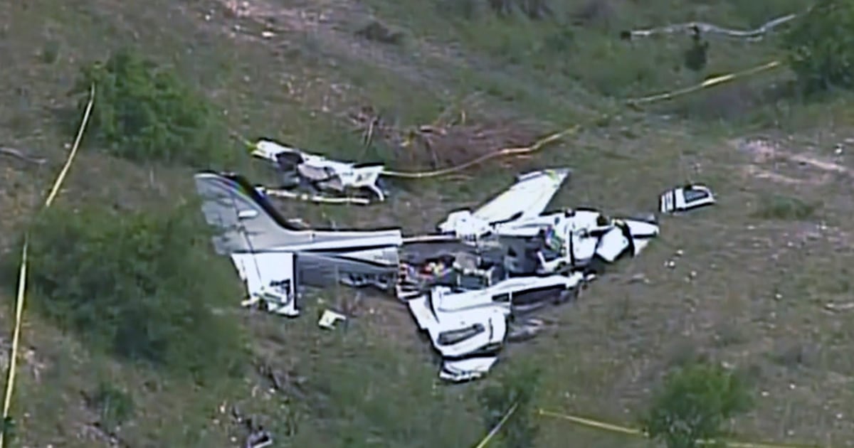 Small plane crash in Texas kills all 6 on board