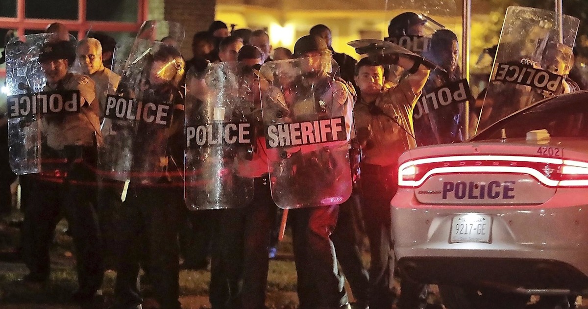 Chaos erupts after deadly police shooting in Memphis