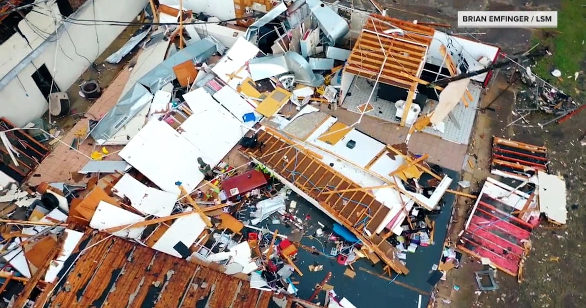 Deadly tornadoes leave trail of destruction across South
