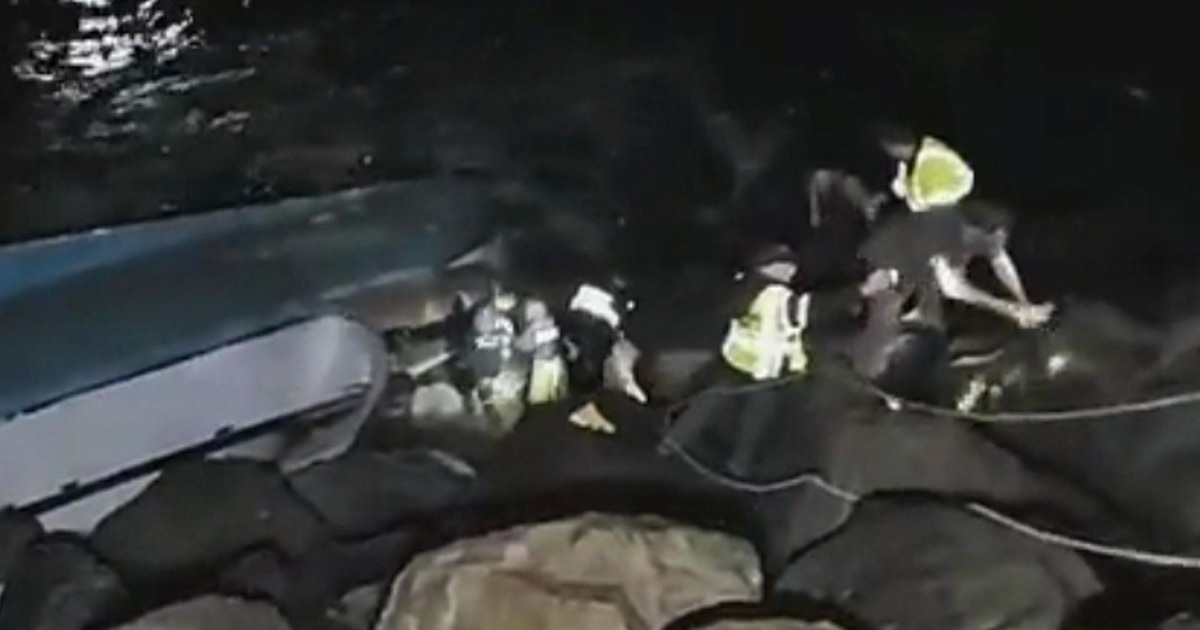 Fishermen rescued from capsized boat off the Oregon coast