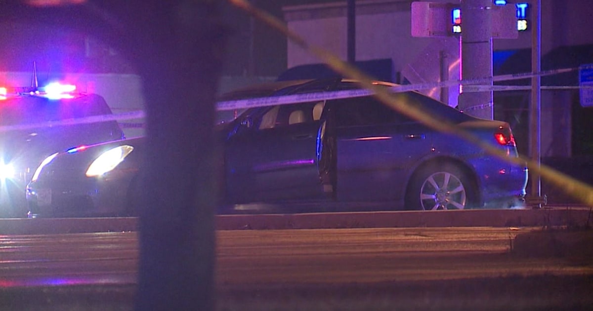 Kansas City shooting leaves at least 2 dead, 15 injured