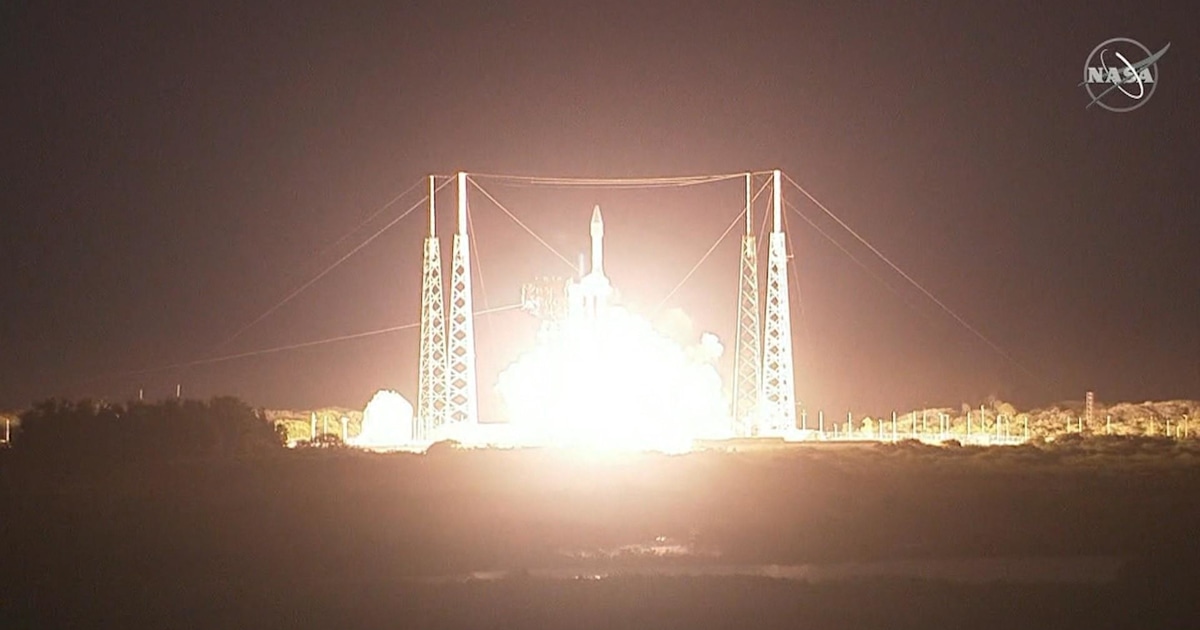 Solar Orbiter lifts off on mission to study the sun’s poles
