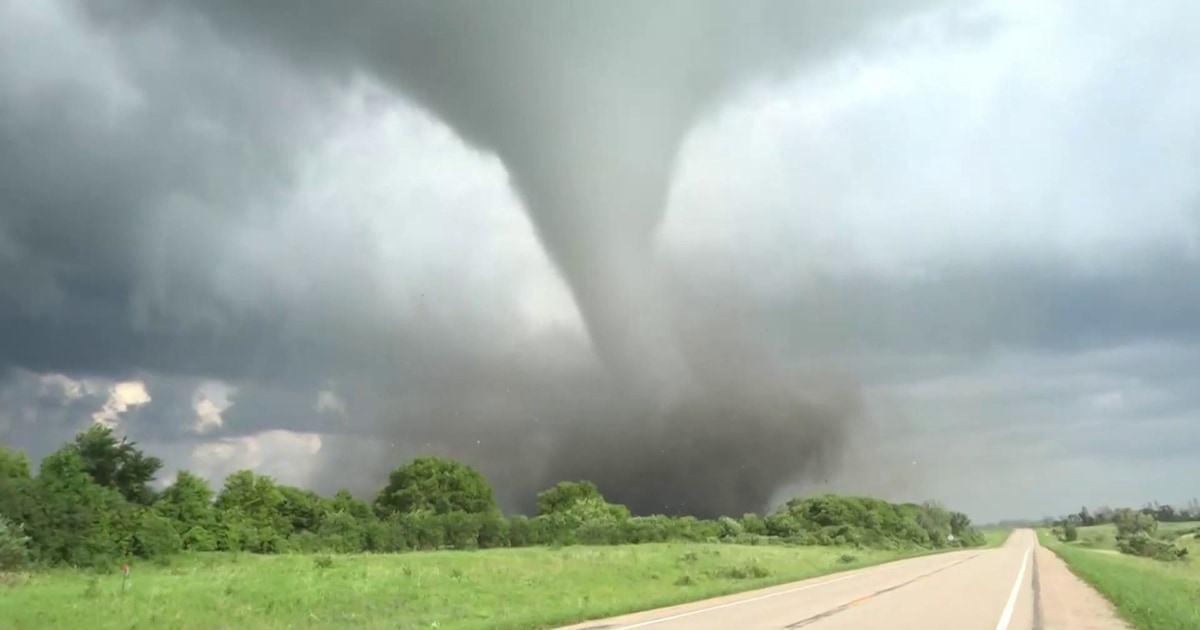 Deadly tornado rips through western Minnesota