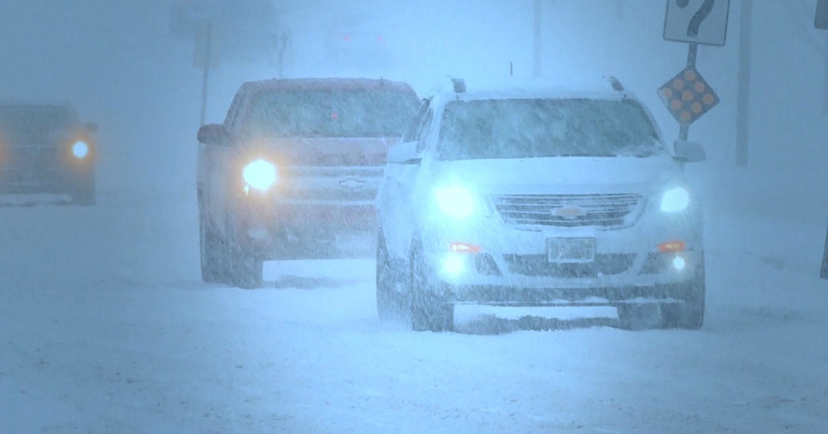 Storm Brings Heavy Snow Dangerous Ice Strong Wind To Midwest 6993