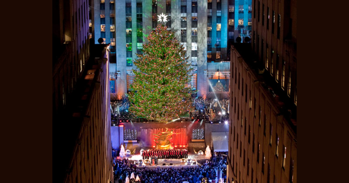 Timelapse Rockefeller tree transformed
