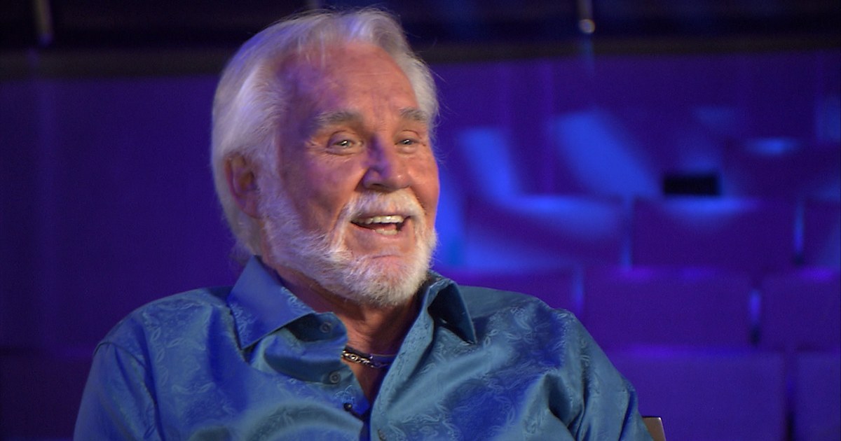 Kenny Rogers on Dolly Parton: We 'flirted with each other for 30 years'