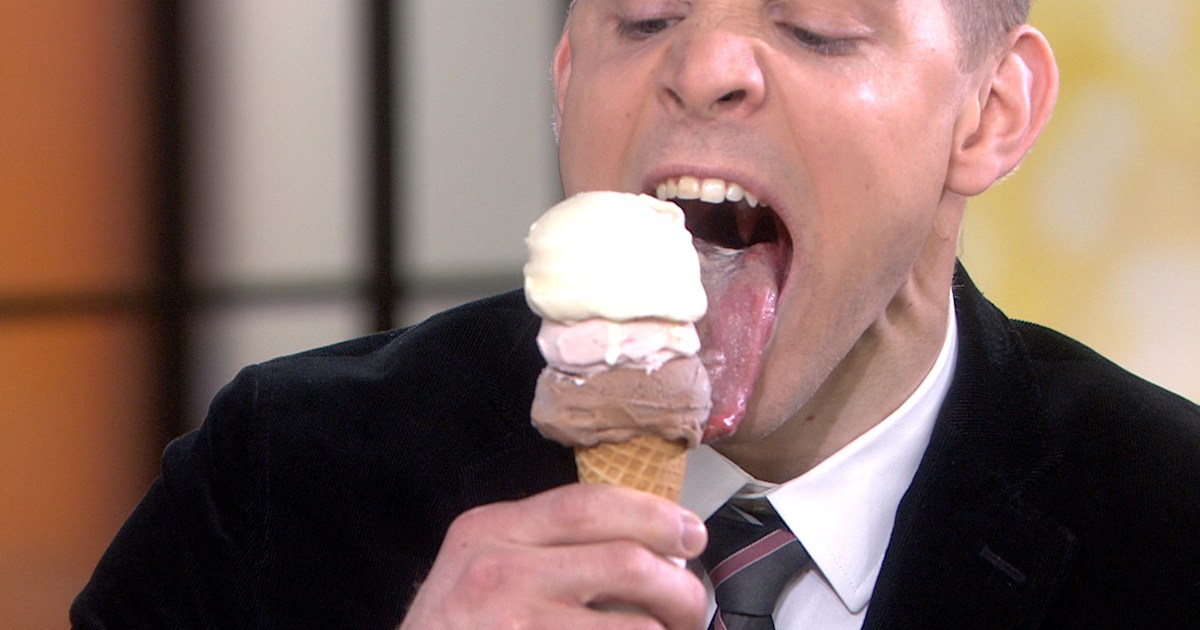 KLG, Hoda meet man with world’s longest tongue