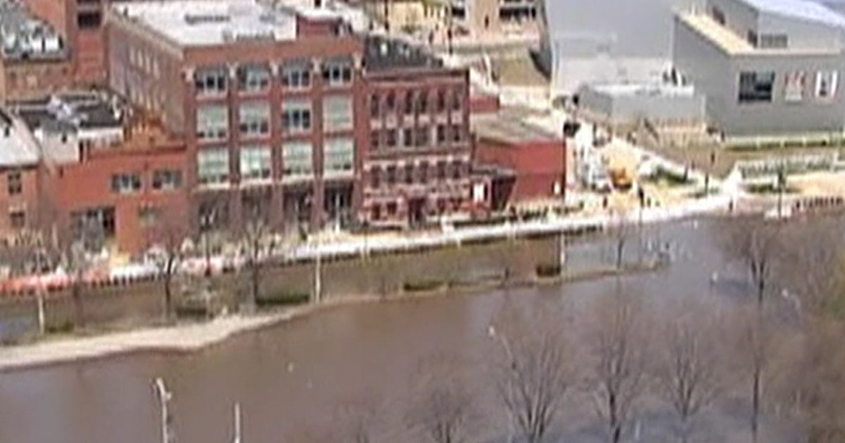 Midwest braces for record flooding