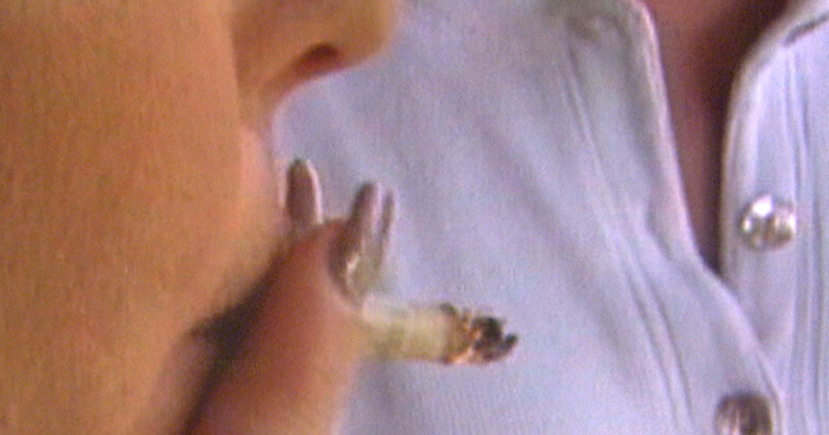 Parents who smoke pass habit on to children