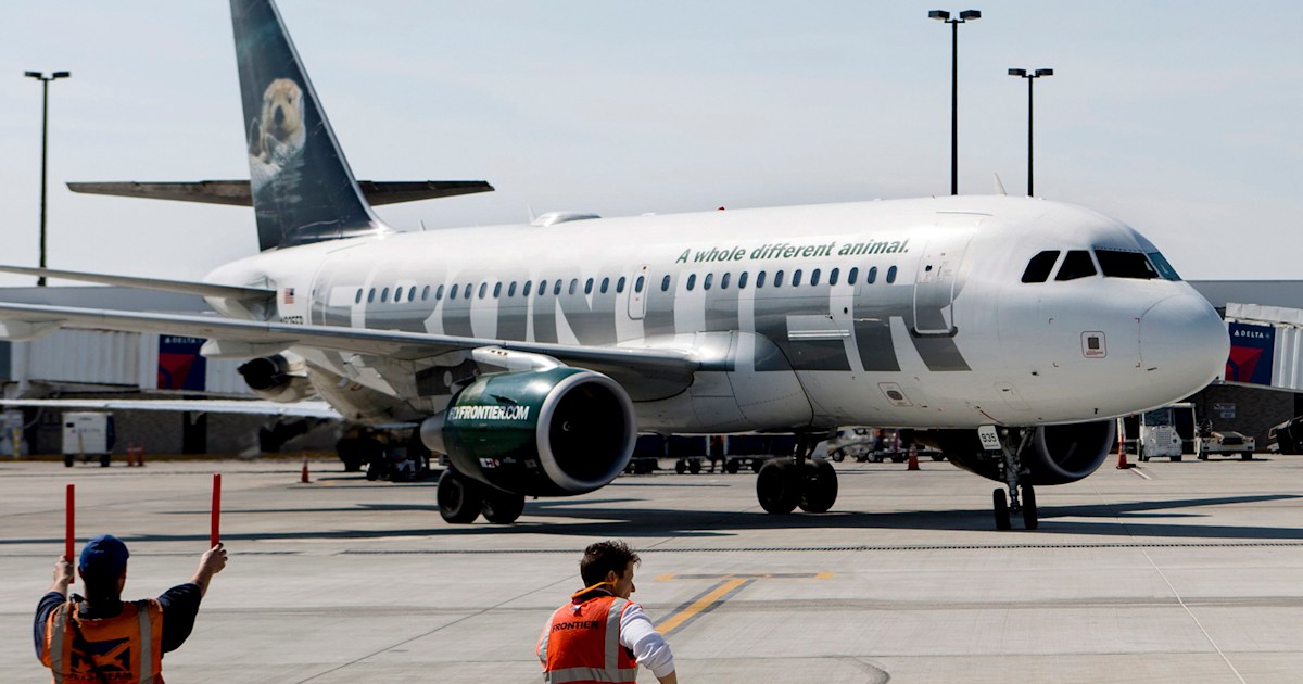 Frontier Airlines charging to use overhead bins