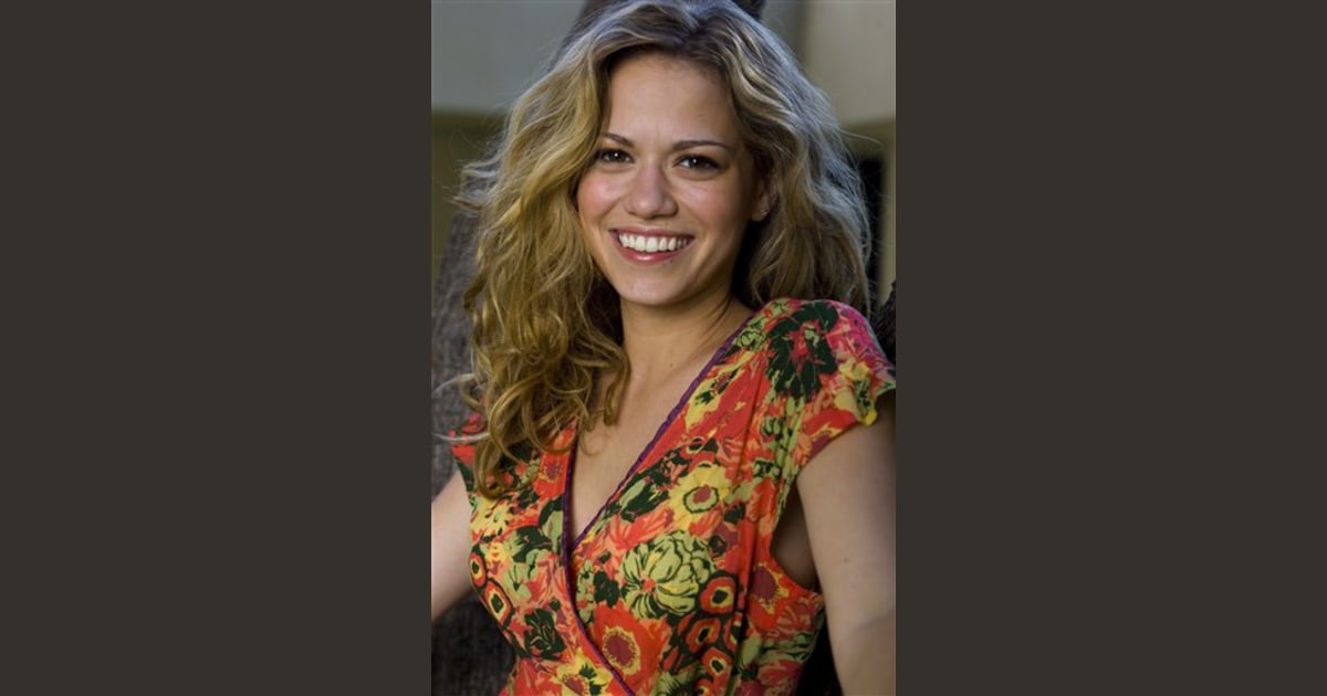 Bethany Joy Lenz sings for ‘One Tree Hill’