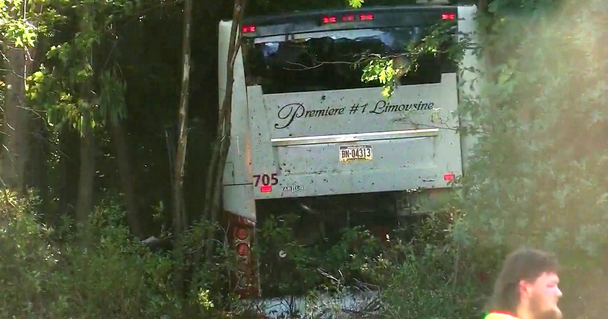 Bus crash in Pennsylvania injures dozens of people, some critically