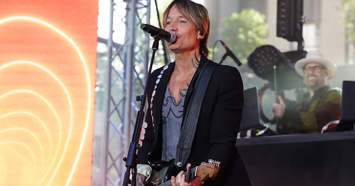 Keith Urban Performs New Single Wild Hearts Live On Today Plaza Keith Urban Performs New Single Wild Hearts Live On Today Plaza