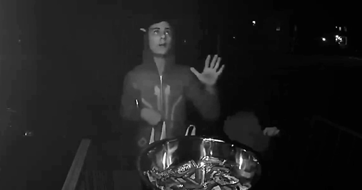 Teen leaves sweet apology on doorbell cam for taking 2 Reese’s candy bars
