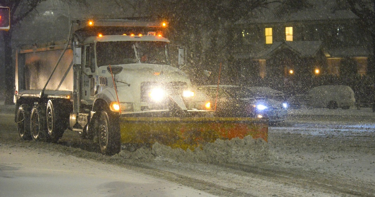 Gusty winds cause dangerous conditions in New York City
