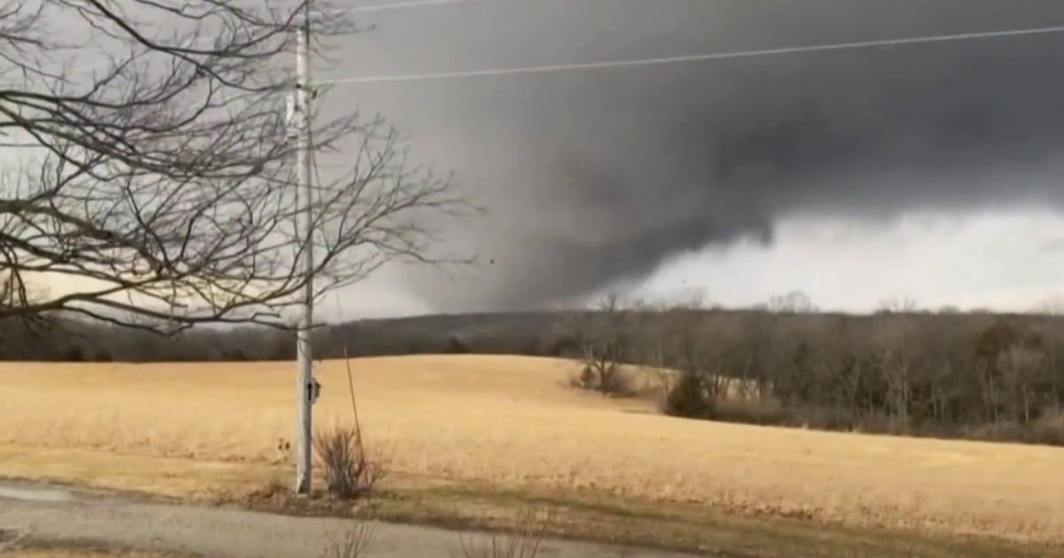 Devastating Iowa tornadoes kill 2 children