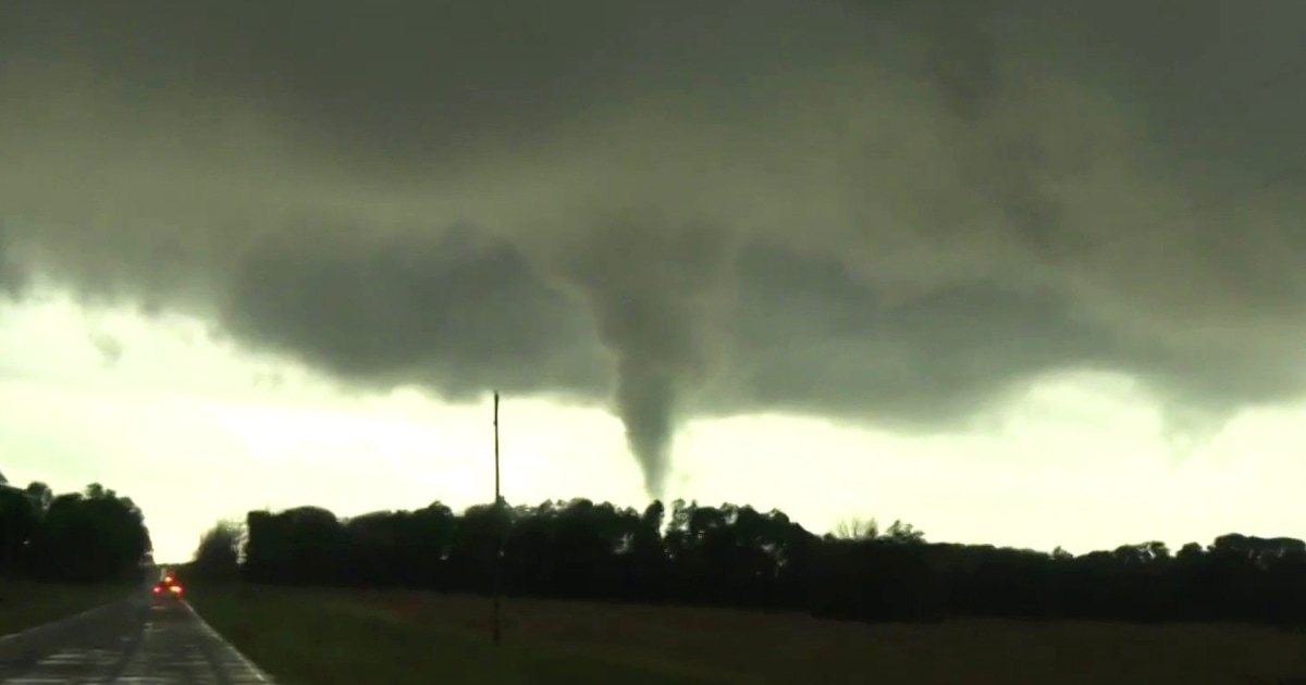 Georgia declares state of emergency, tornadoes rip through South