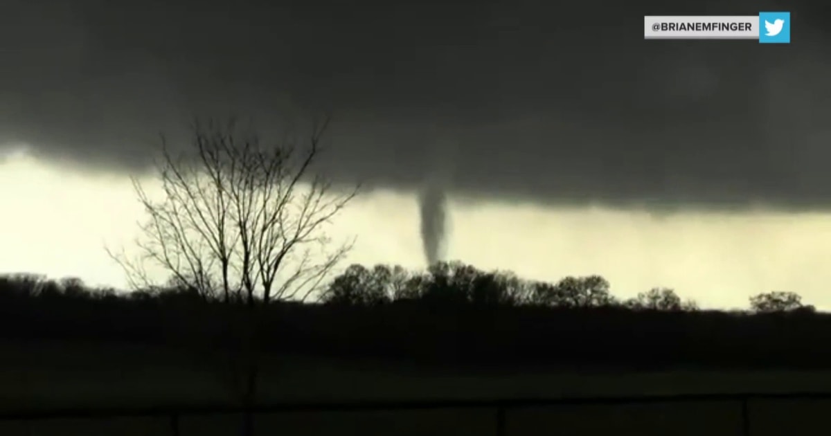 Blizzard, tornado and severe weather warnings in effect across US