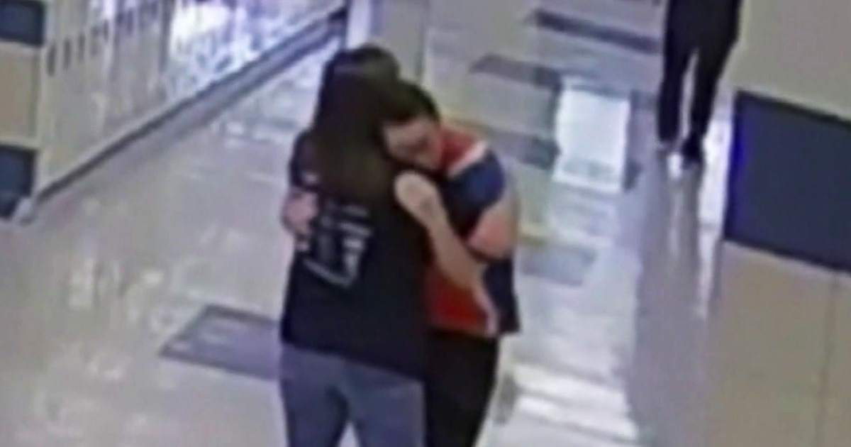 Hero teacher saves student from choking on bottle cap