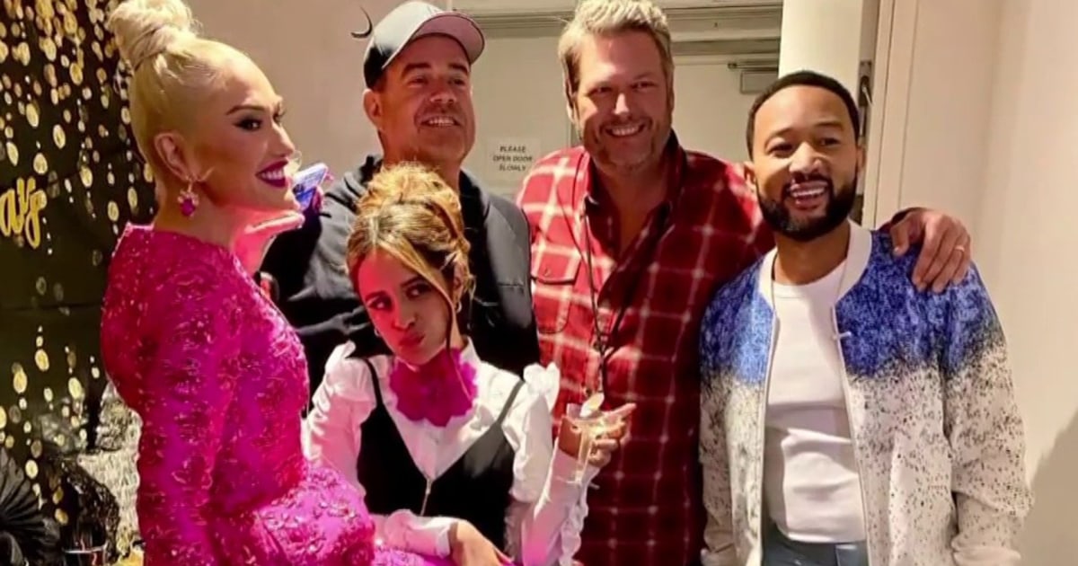 Carson celebrates his 49th birthday with the team at ‘The Voice’