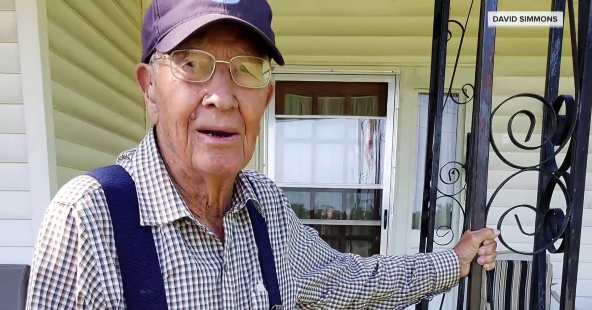 Last surviving member of 'Band of Brothers' dies at 97