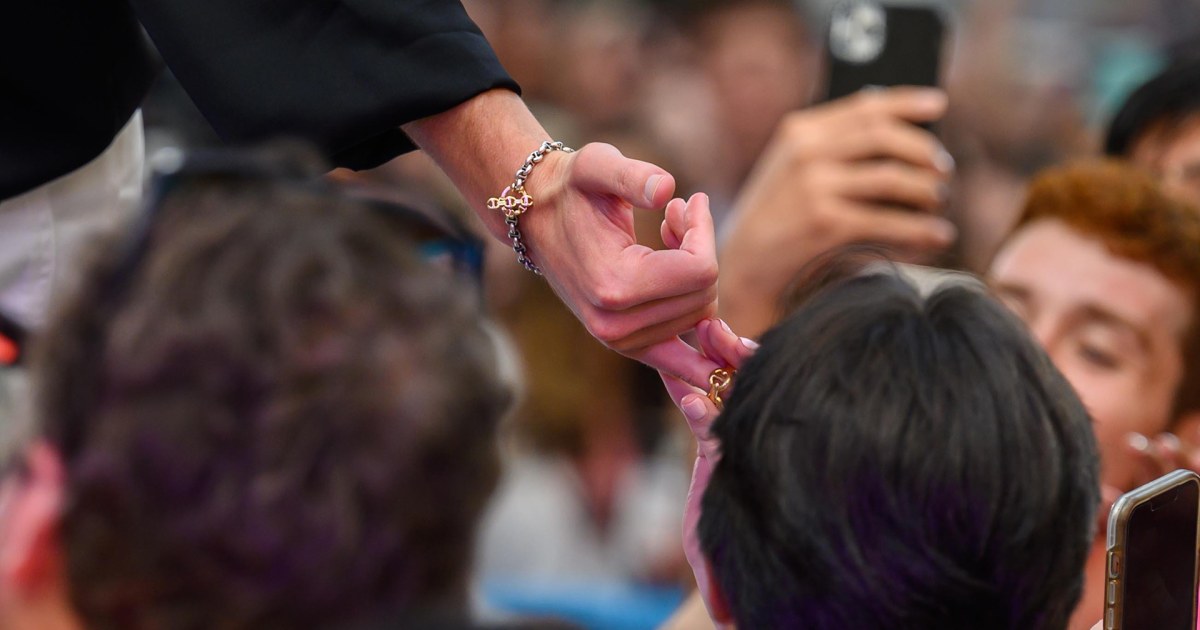 Charlie Puth fan saves the day after recovering his lost ring