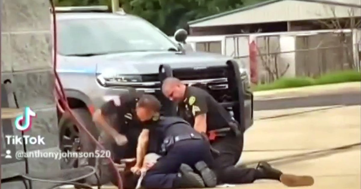 Three Arkansas officers suspended over violent arrest